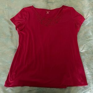 Dark pink tee